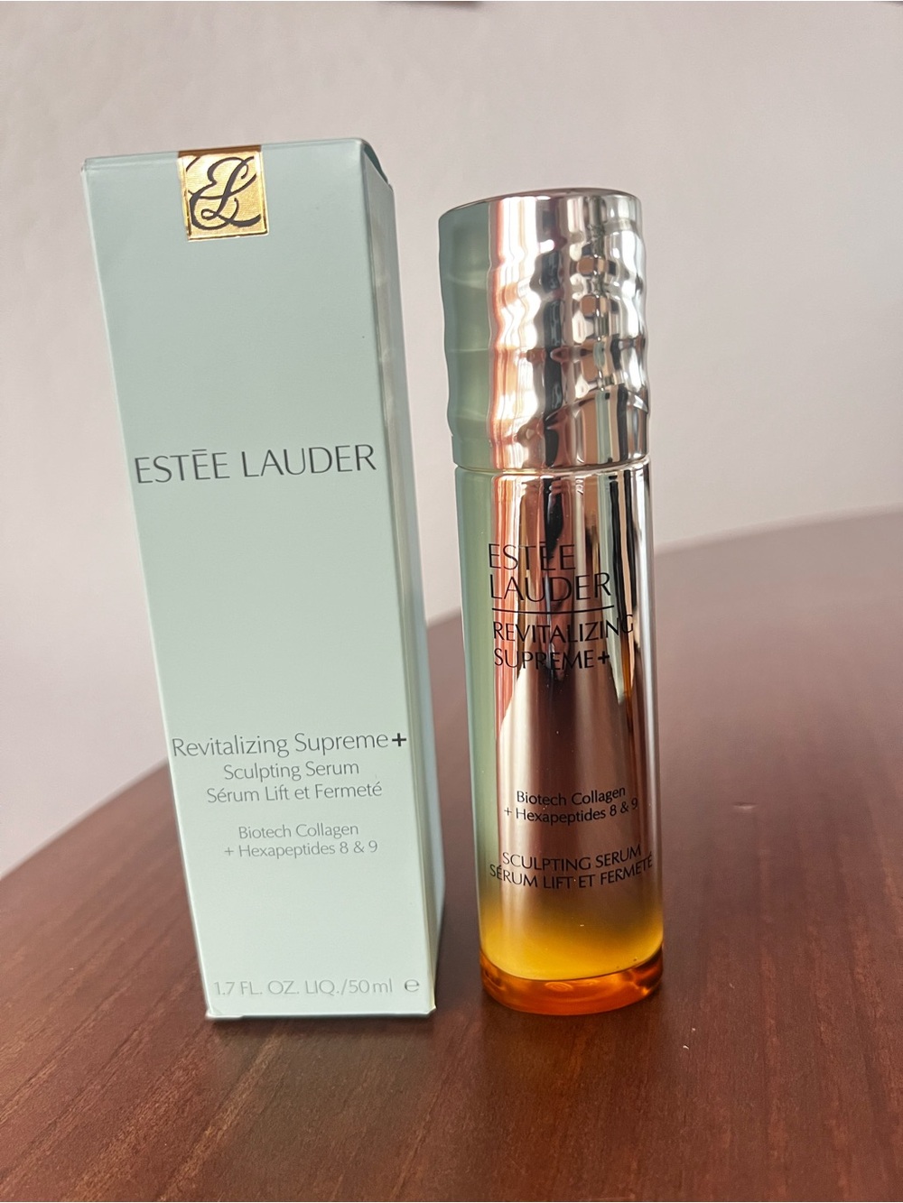 Estée Lauder Revitalizing Supreme+ Sculpting Serum - Picture 3 of 4